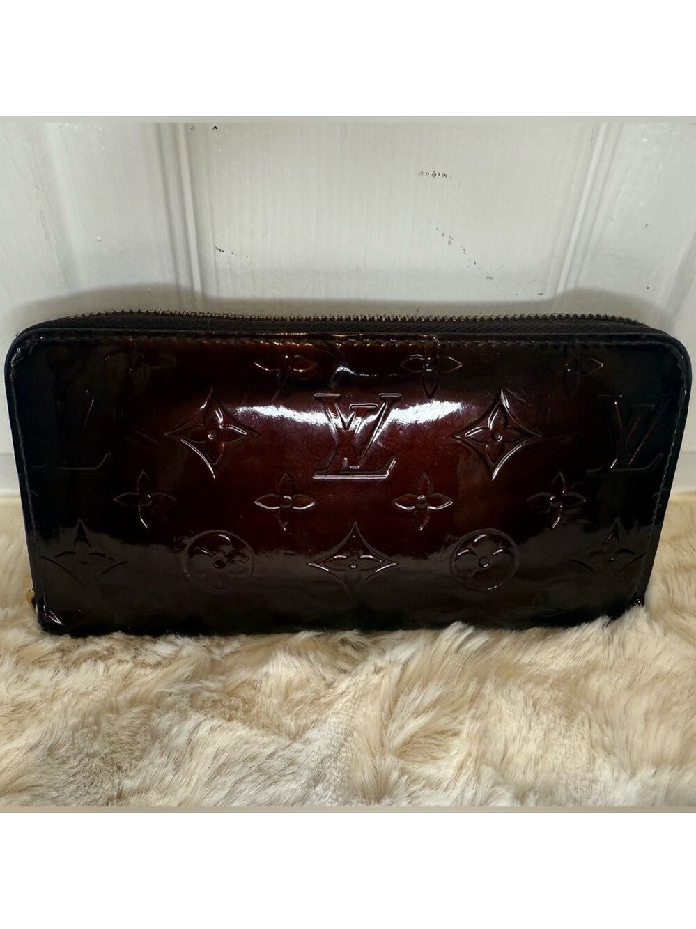 LOUIS VUITTON MONOGRAM VERNIS ZIPPY WALLET